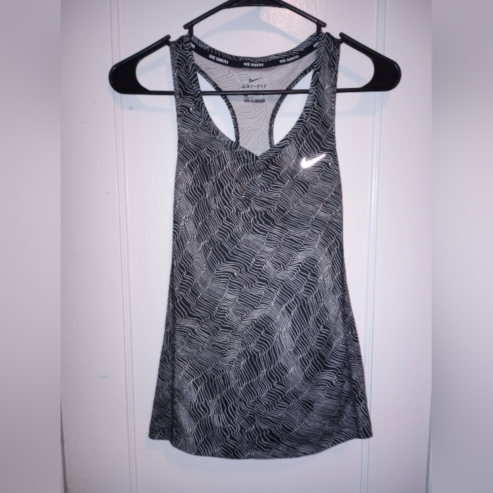 Nike running top